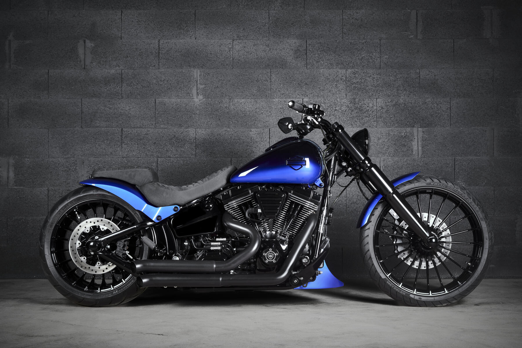 BREAKOUT 103 X.D 2016