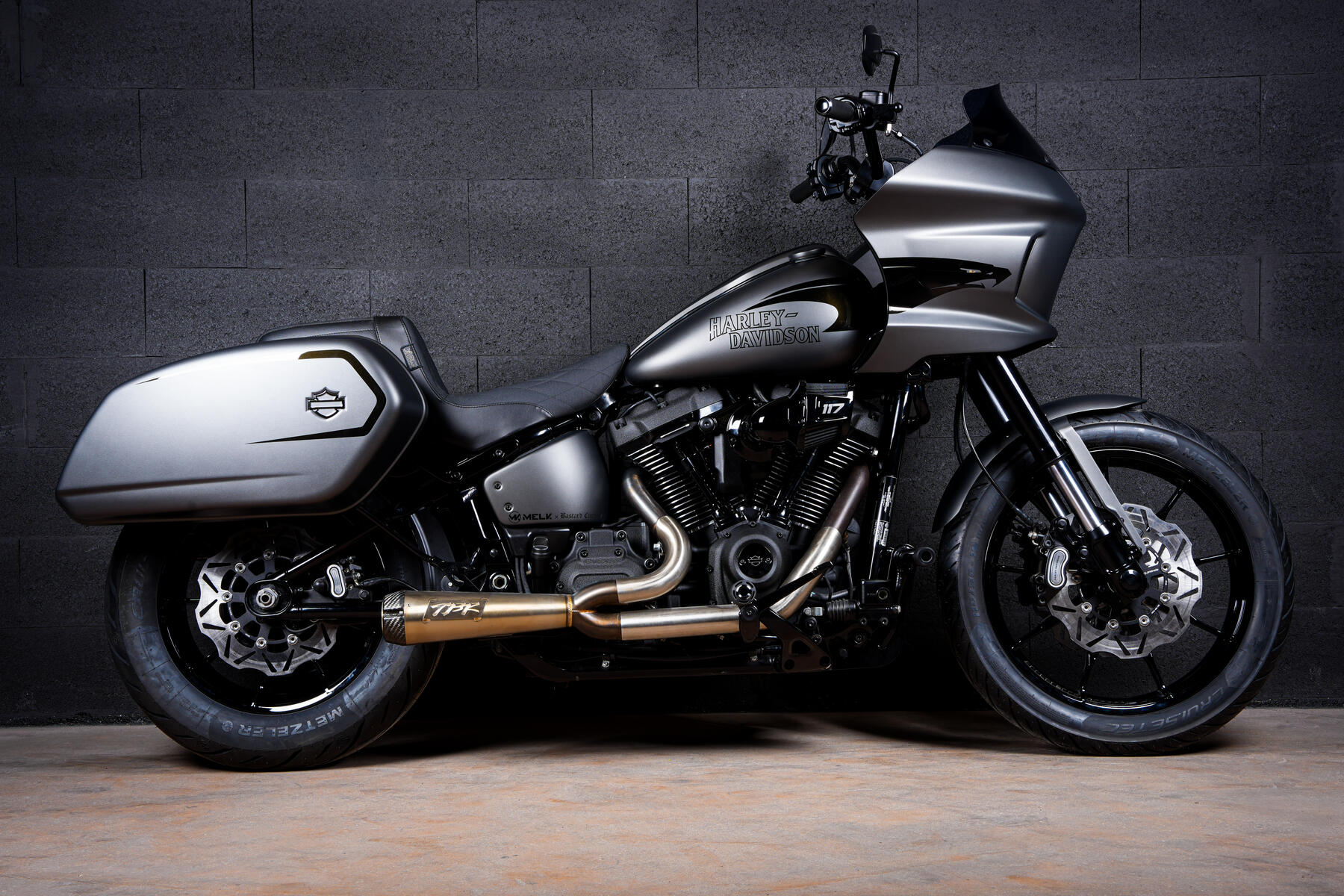 Riser Droit 6" Thrashin Supply - Noir - Softail M8