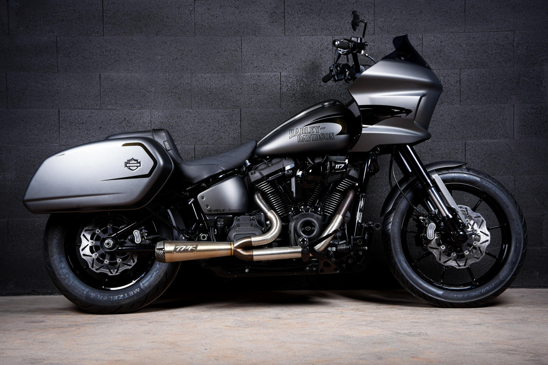 LOW RIDER ST 117 Bastard Style