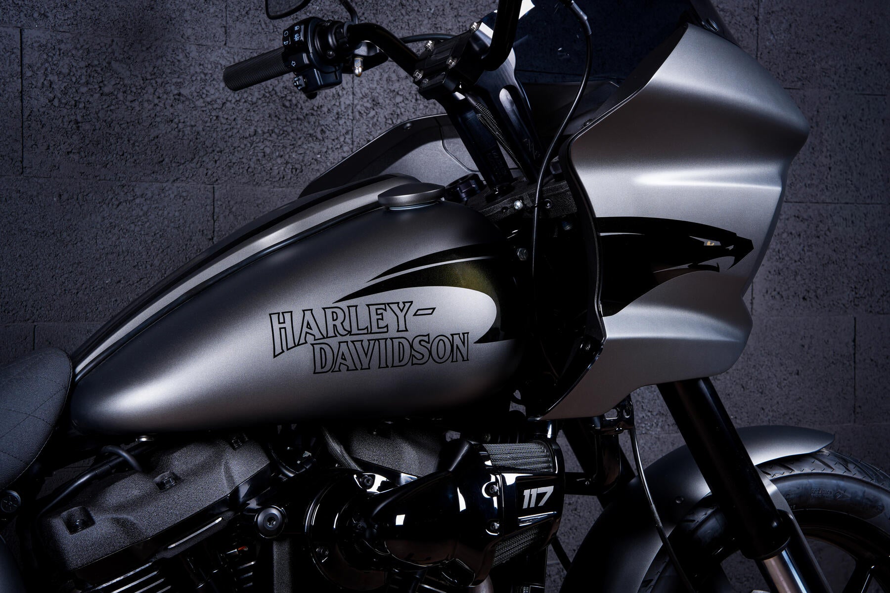 Riser Droit 6" Thrashin Supply - Noir - Softail M8