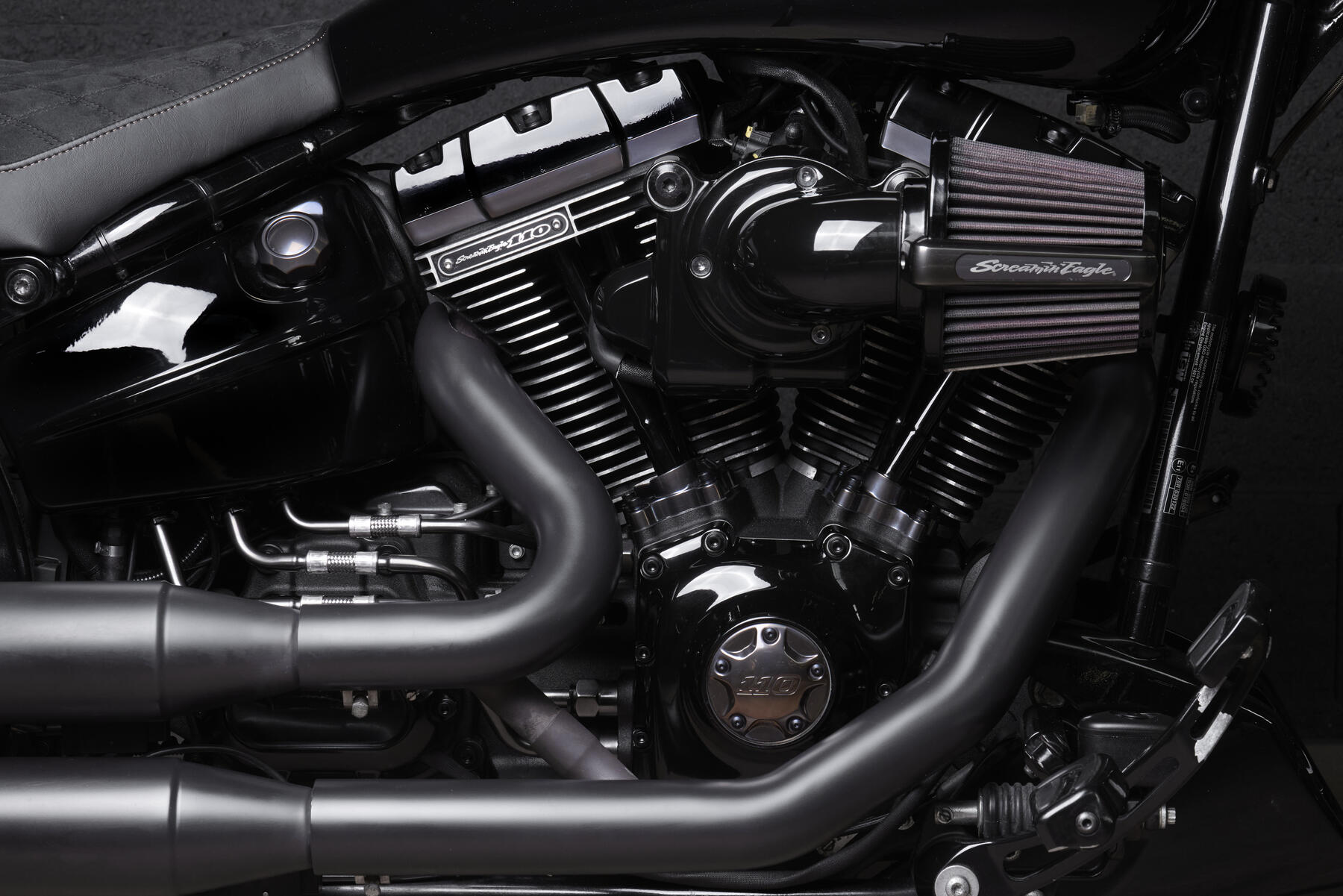 Acompte BREAKOUT PRO STREET 110 I.S 2017